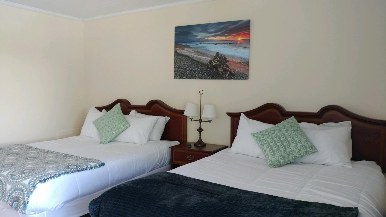 Smugglers Cove Inn Dayville Ngoại thất bức ảnh