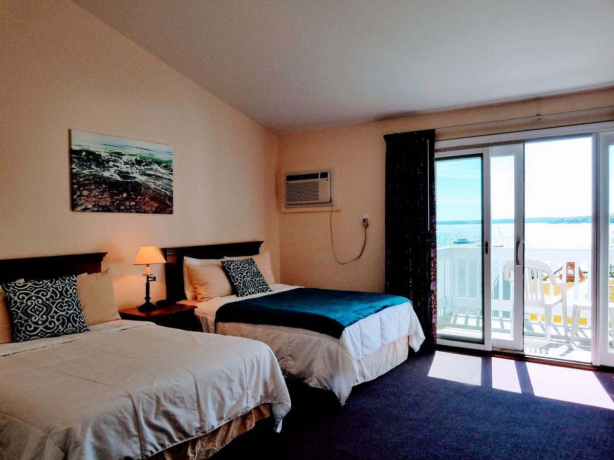 Smugglers Cove Inn Dayville Ngoại thất bức ảnh