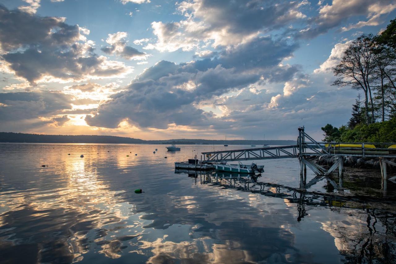Smugglers Cove Inn Dayville Ngoại thất bức ảnh